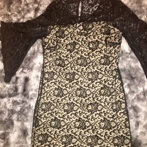 Back lace bodycon bat sleeve dress